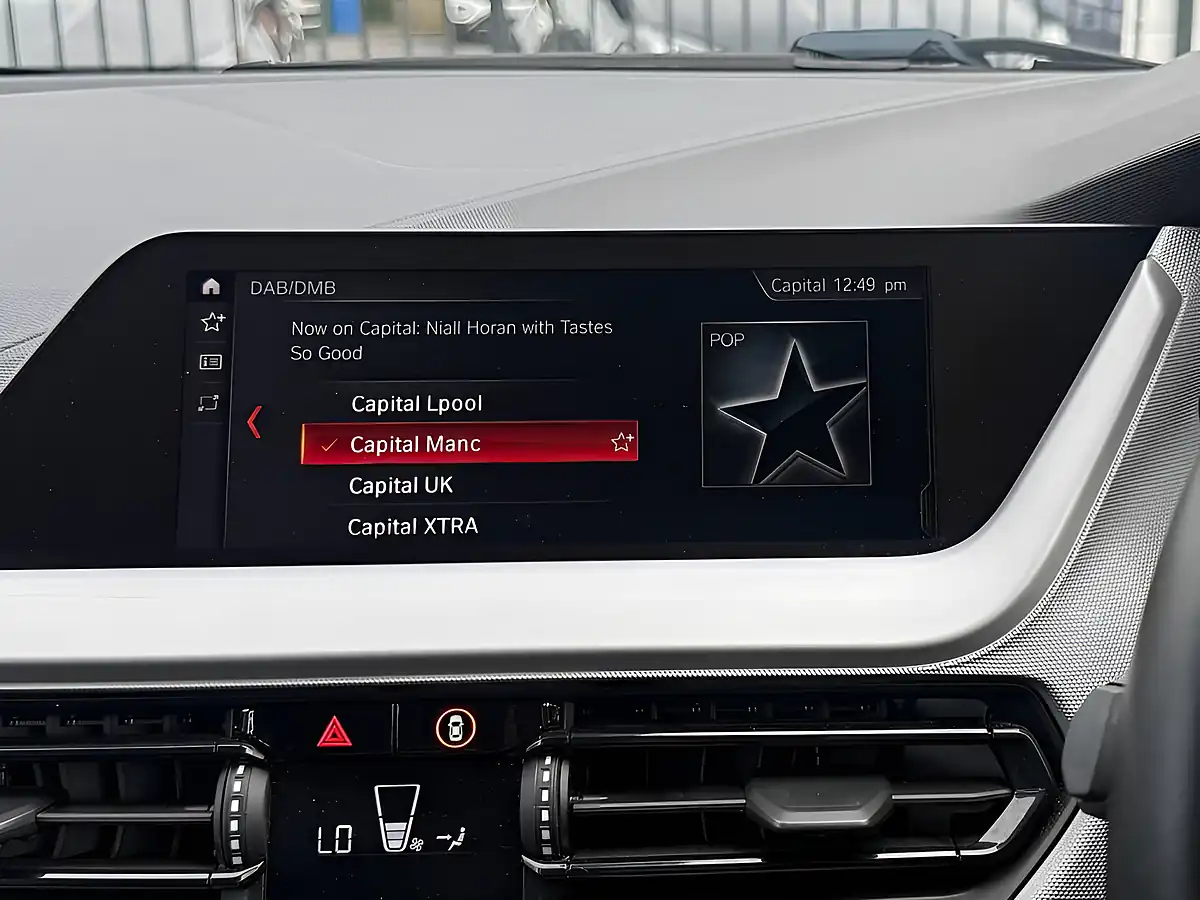 Used 2020 BMW 1 Series Se White - Interior and Exterior details 15