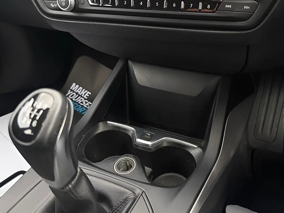 Used 2020 BMW 1 Series Se White - Interior and Exterior details 18