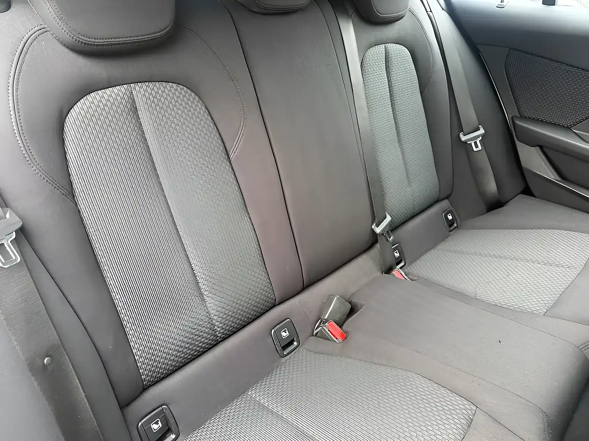 Used 2020 BMW 1 Series Se White - Interior and Exterior details 19