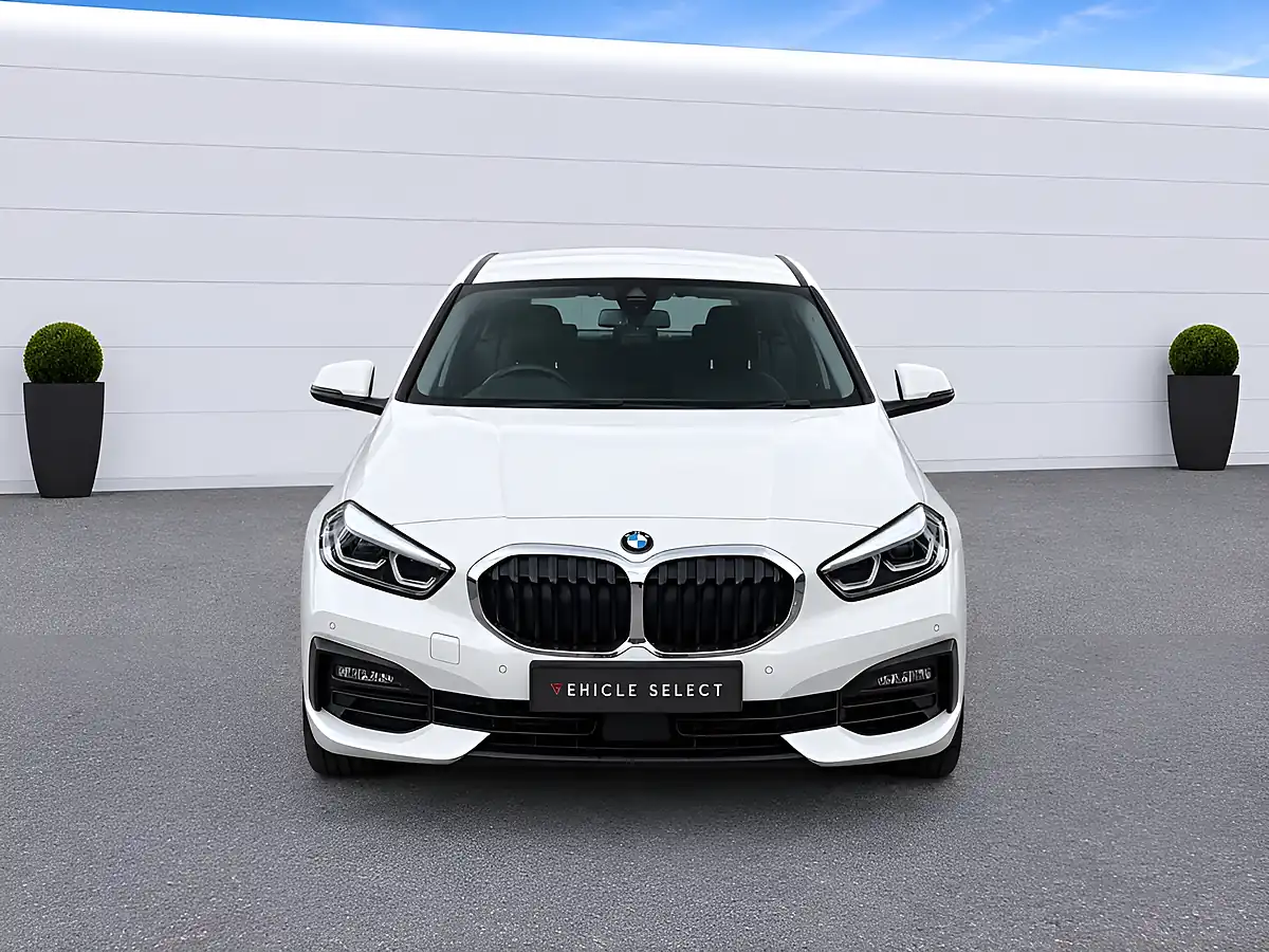 Used 2020 BMW 1 Series Se White - Interior and Exterior details 4