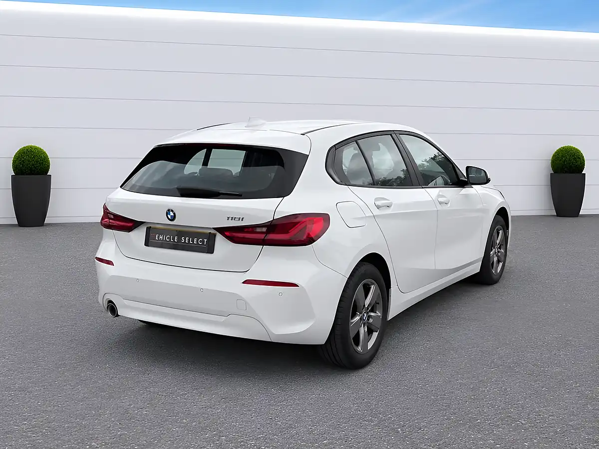 Used 2020 BMW 1 Series Se White - Interior and Exterior details 9