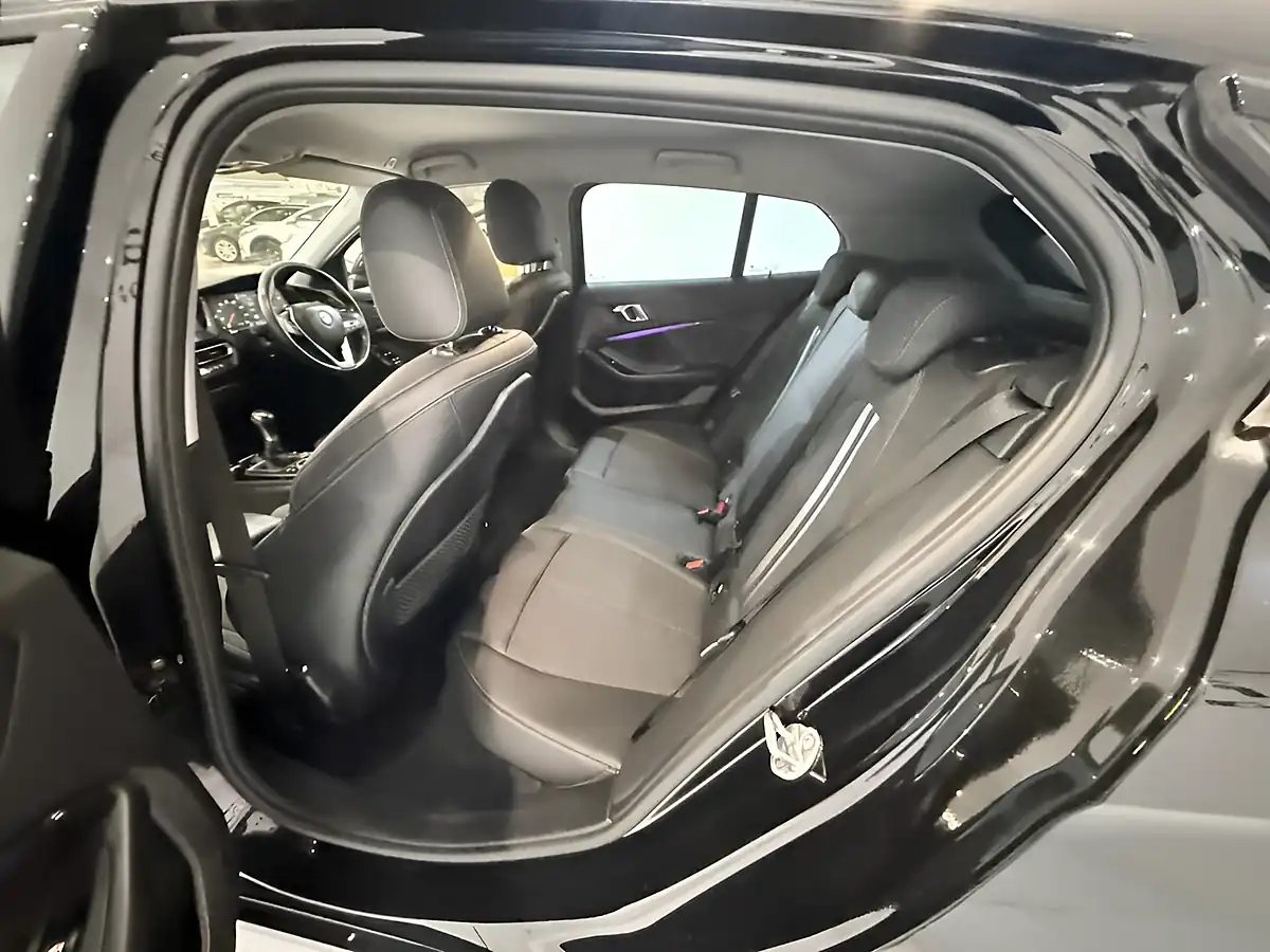 Used 2020 BMW 1 Series Sport Black - Interior and Exterior details 11