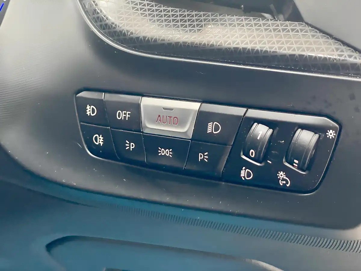 Used 2020 BMW 1 Series Sport Black - Interior and Exterior details 14