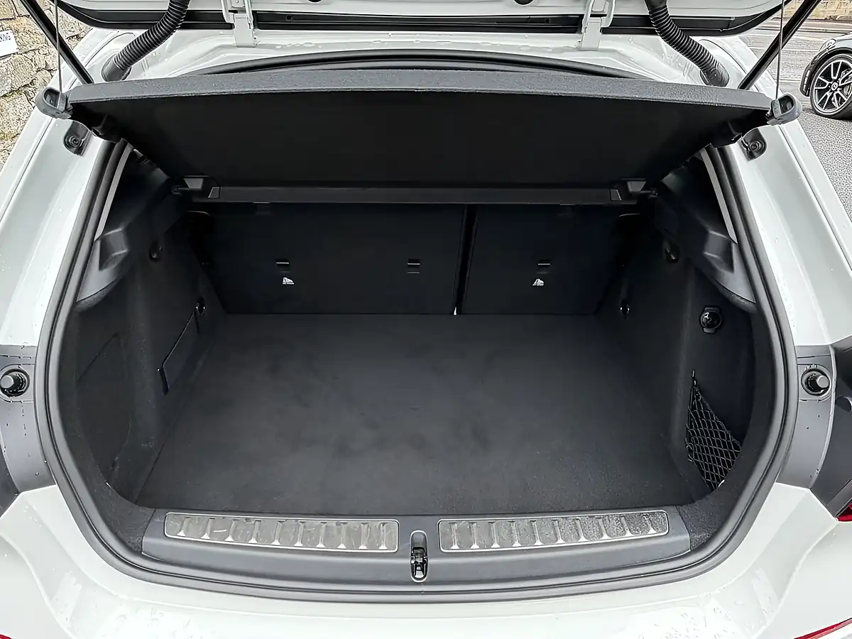 Used 2020 BMW 1 Series Sport White - Interior and Exterior details 8