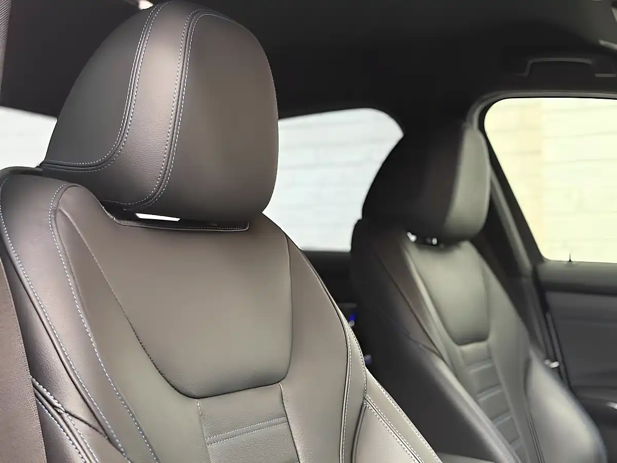 Used 2020 BMW 3 Series M Performance White - Interior and Exterior details 12