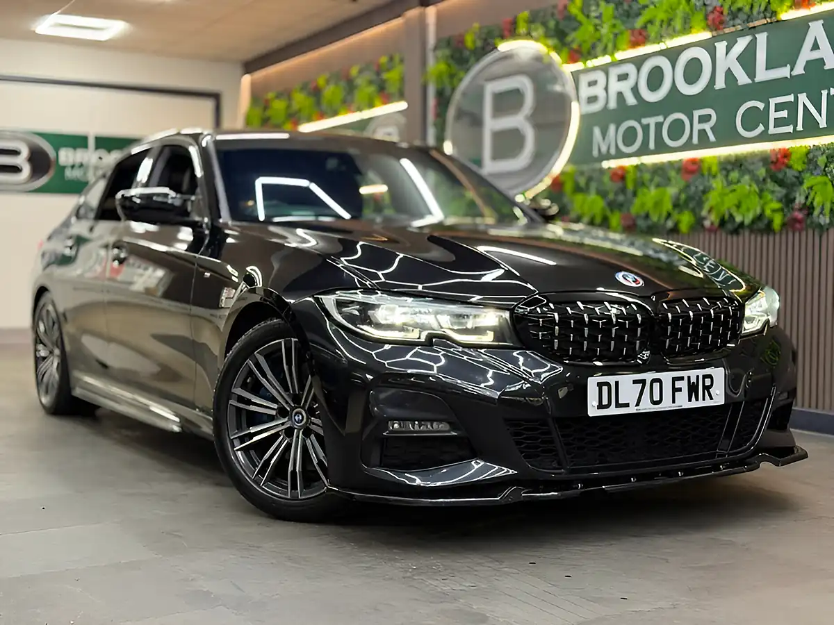 Used 2020 BMW 3 Series M Sport Black - Front View