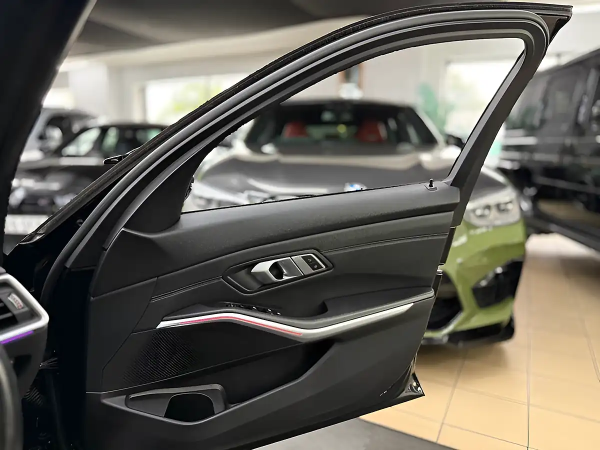Used 2020 BMW 3 Series M Sport Black - Interior and Exterior details 12