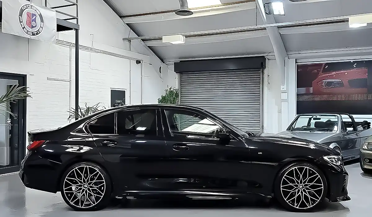 Used 2020 BMW 3 Series M Sport Black Sapphire - Interior and Exterior details 5