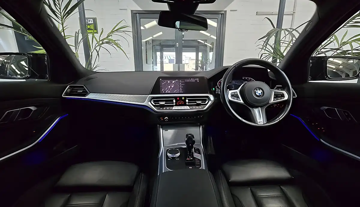 Used 2020 BMW 3 Series M Sport Black Sapphire - Interior and Exterior details 7
