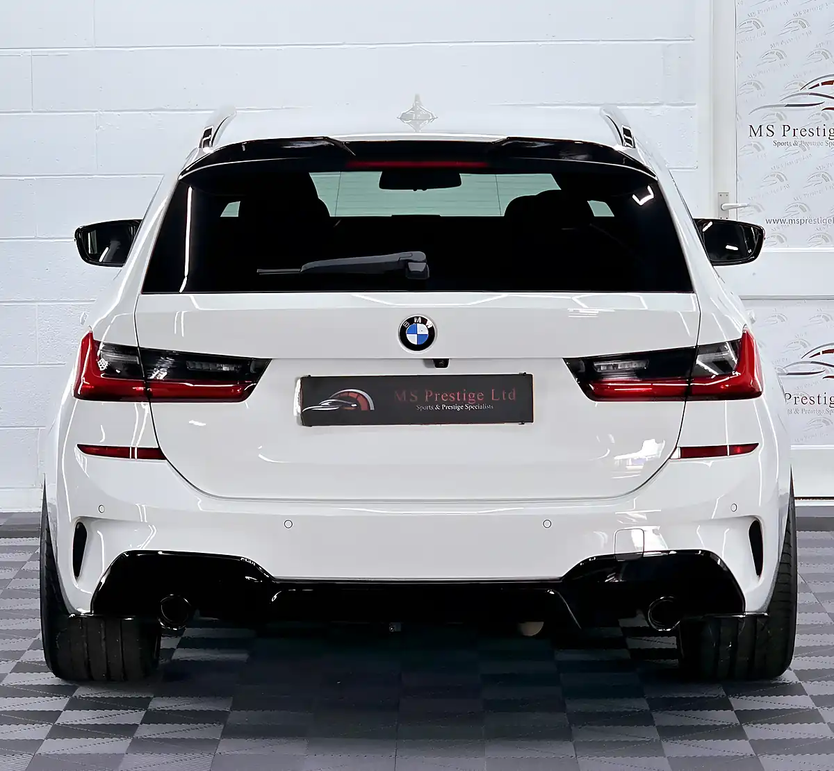 Used 2020 BMW 3 Series M Sport Touring Alpine White - Interior and Exterior details 16