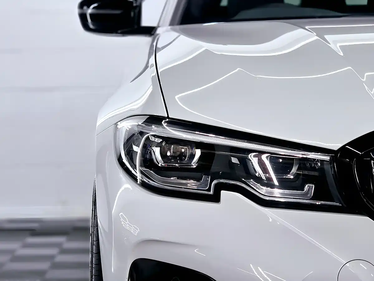 Used 2020 BMW 3 Series M Sport Touring Alpine White - Interior and Exterior details 9