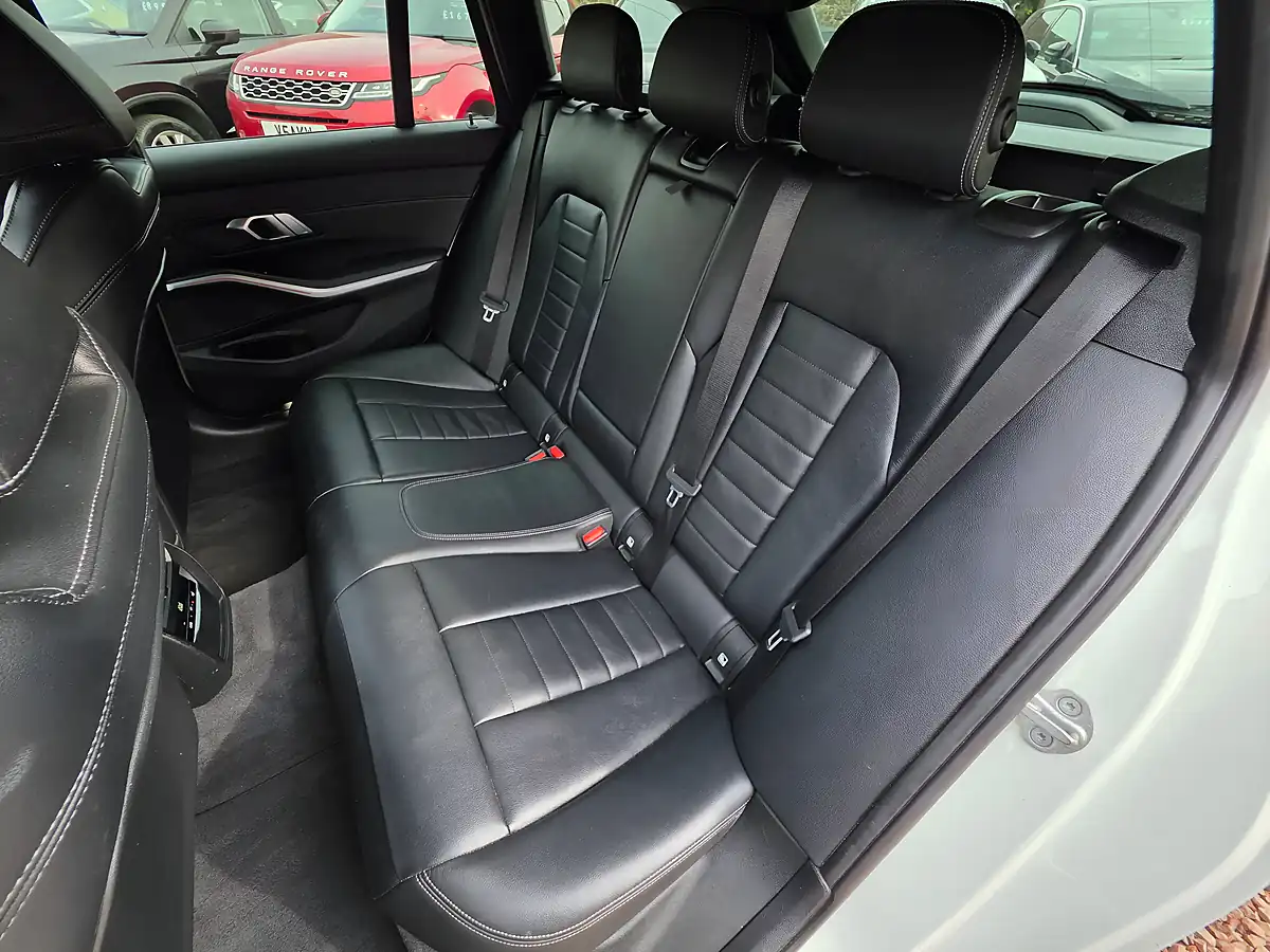 Used 2020 BMW 3 Series M Sport Touring Alpine White - Interior and Exterior details 12