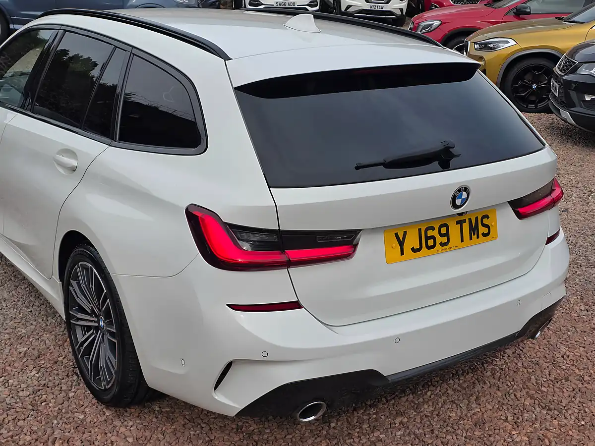 Used 2020 BMW 3 Series M Sport Touring Alpine White - Interior and Exterior details 16