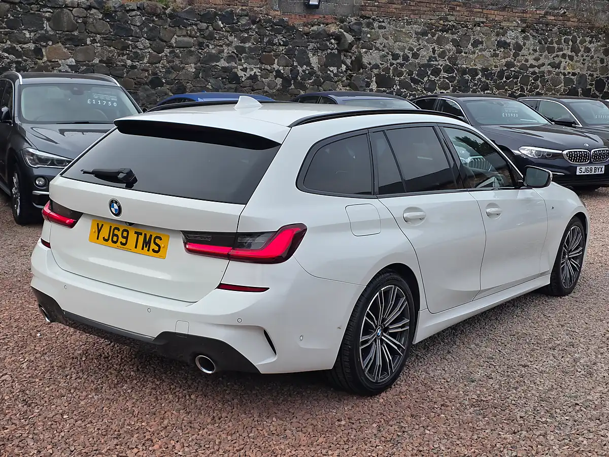 Used 2020 BMW 3 Series M Sport Touring Alpine White - Interior and Exterior details 18