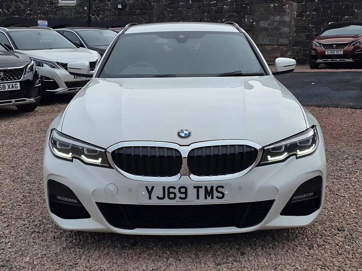 Used 2020 BMW 3 Series M Sport Touring Alpine White - Interior and Exterior details 3