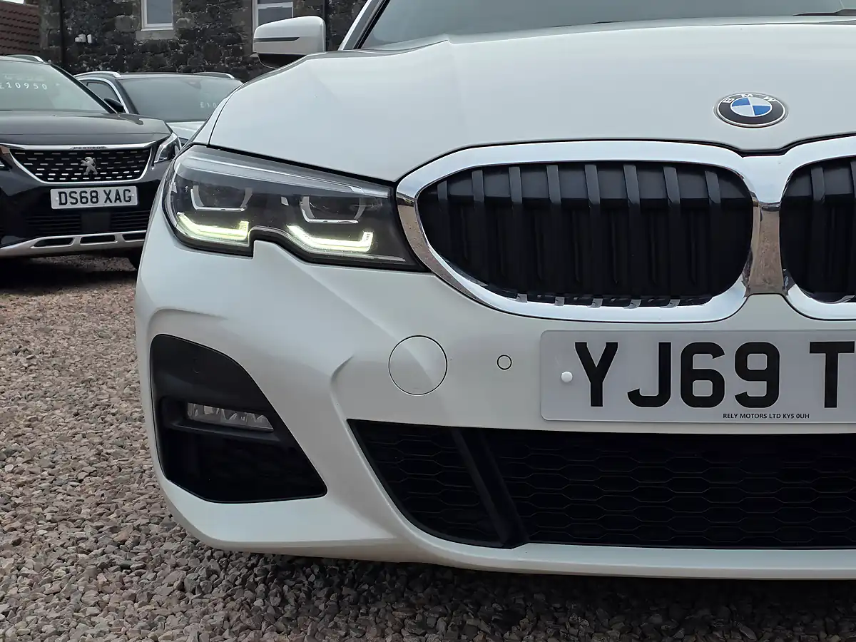 Used 2020 BMW 3 Series M Sport Touring Alpine White - Interior and Exterior details 4