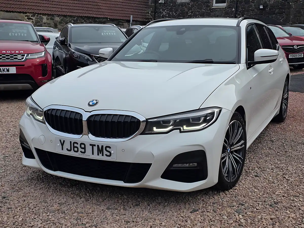 Used 2020 BMW 3 Series M Sport Touring Alpine White - Interior and Exterior details 5