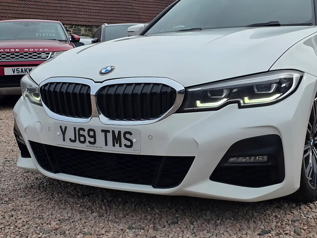 Used 2020 BMW 3 Series M Sport Touring Alpine White - Interior and Exterior details 6