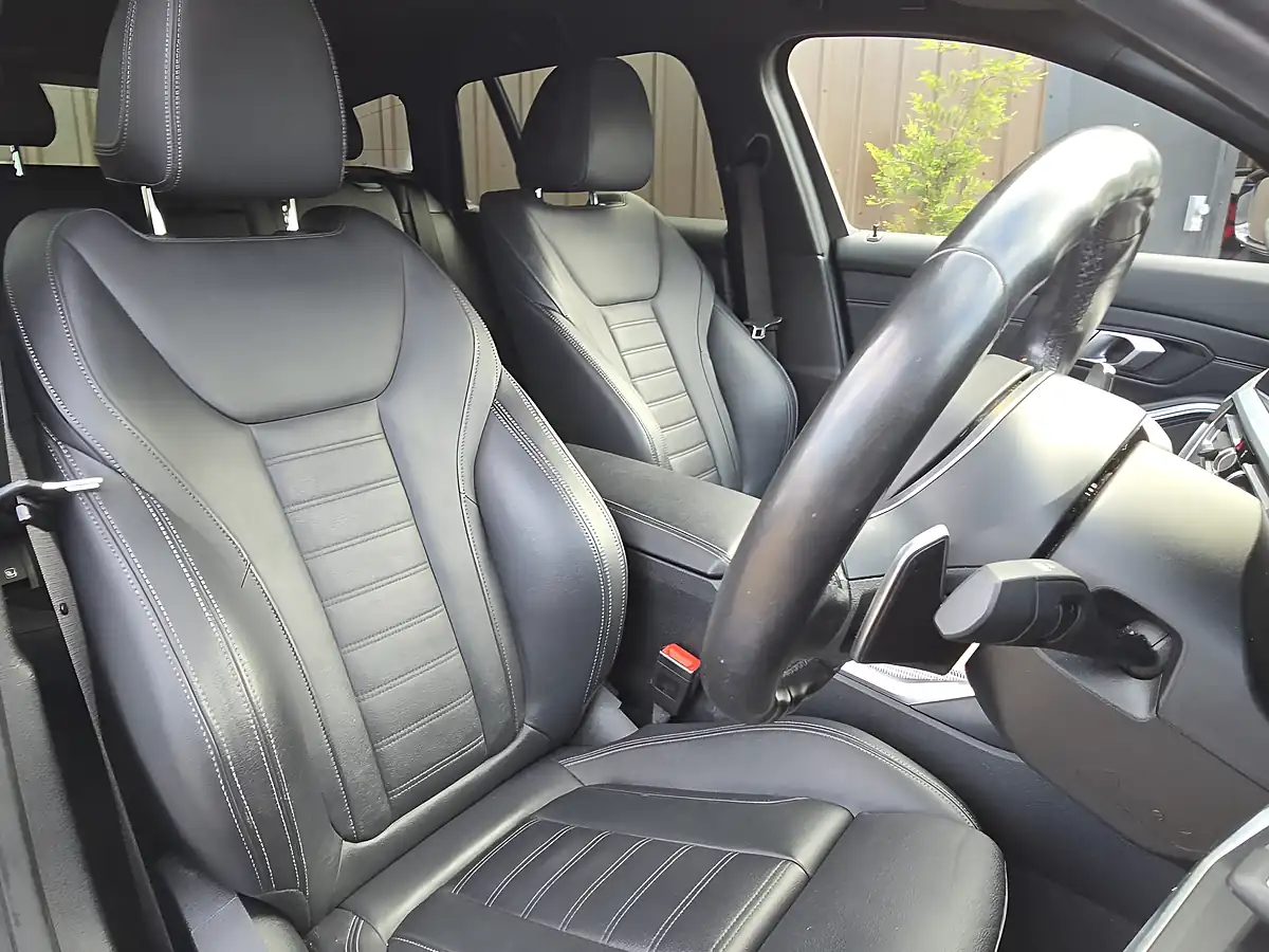 Used 2020 BMW 3 Series M Sport Touring Blue - Interior and Exterior details 7