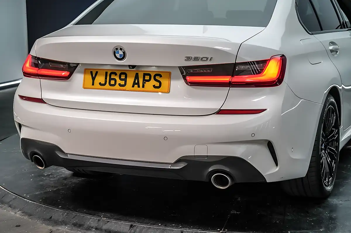 Used 2020 BMW 3 Series M Sport White - Interior and Exterior details 12