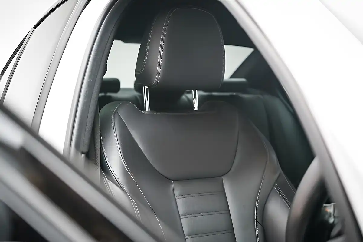 Used 2020 BMW 3 Series M Sport White - Interior and Exterior details 15