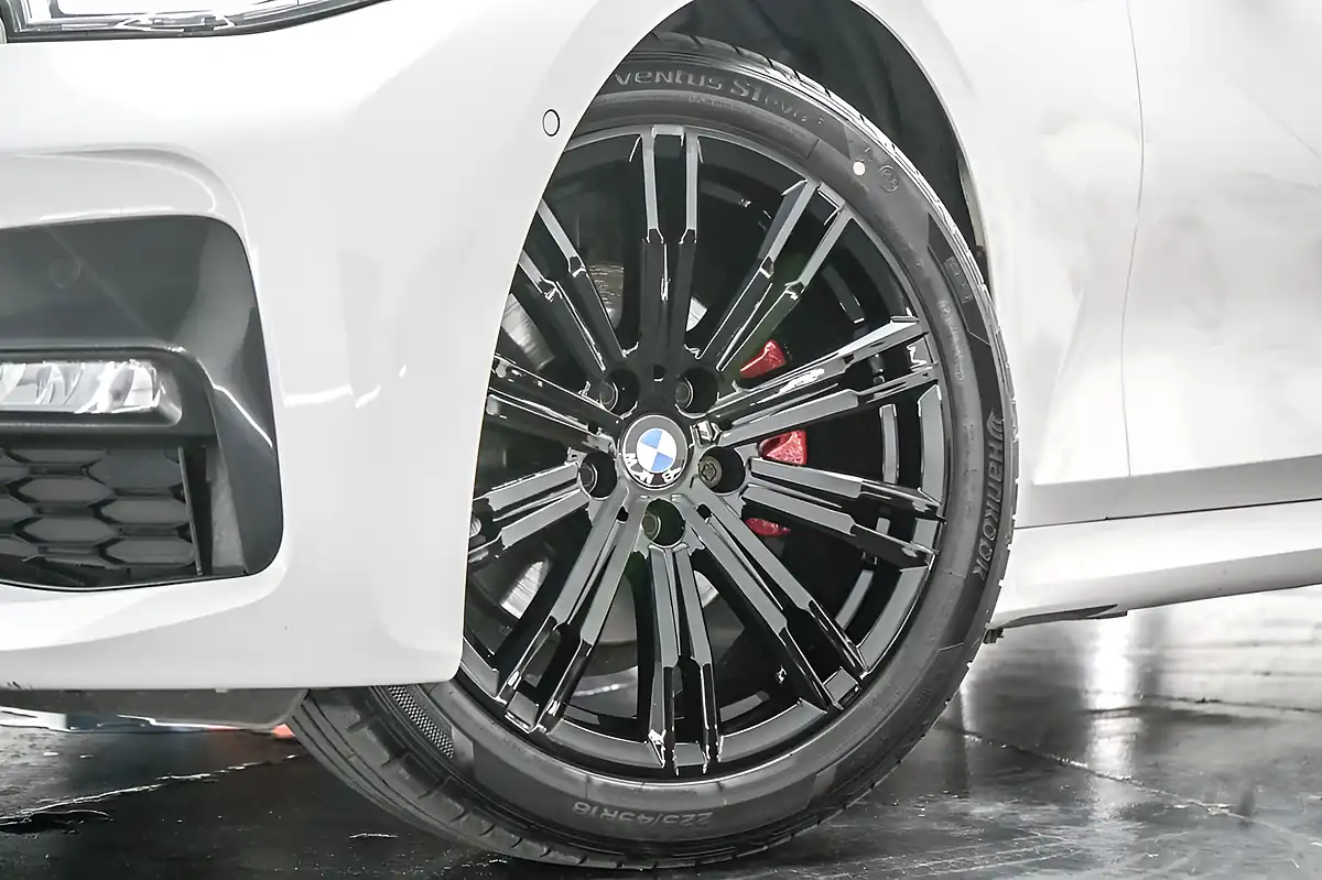 Used 2020 BMW 3 Series M Sport White - Interior and Exterior details 2