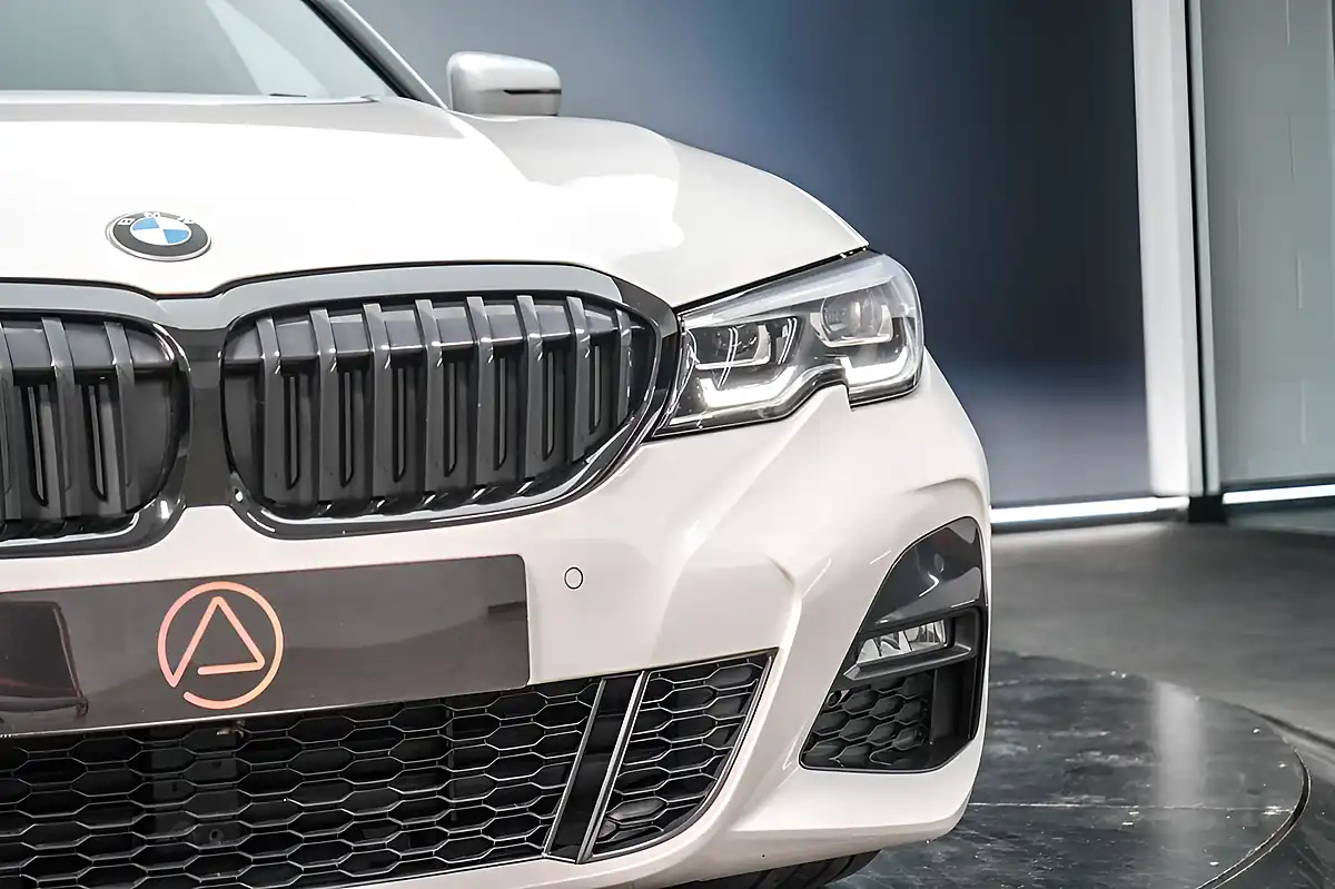 Used 2020 BMW 3 Series M Sport White - Interior and Exterior details 4
