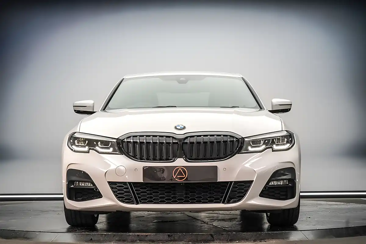 Used 2020 BMW 3 Series M Sport White - Interior and Exterior details 9