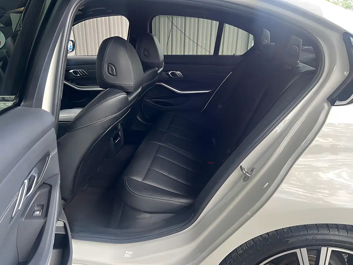 Used 2020 BMW 3 Series M Sport White - Interior and Exterior details 10