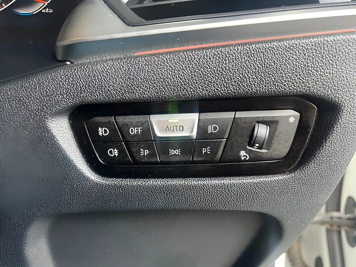 Used 2020 BMW 3 Series M Sport White - Interior and Exterior details 15