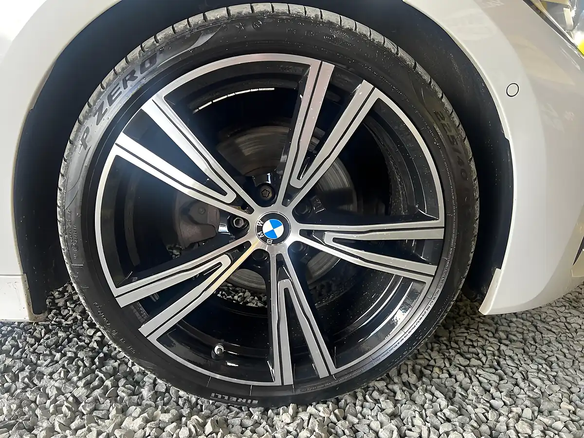 Used 2020 BMW 3 Series M Sport White - Interior and Exterior details 16