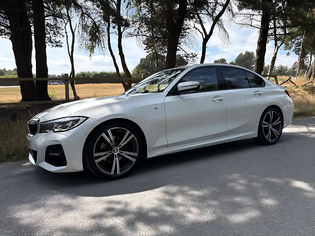 Used 2020 BMW 3 Series M Sport White - Interior and Exterior details 10