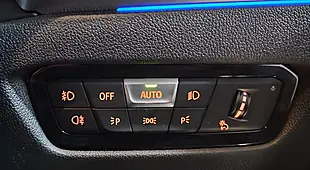 Used 2020 BMW 3 Series M Sport White - Interior and Exterior details 15