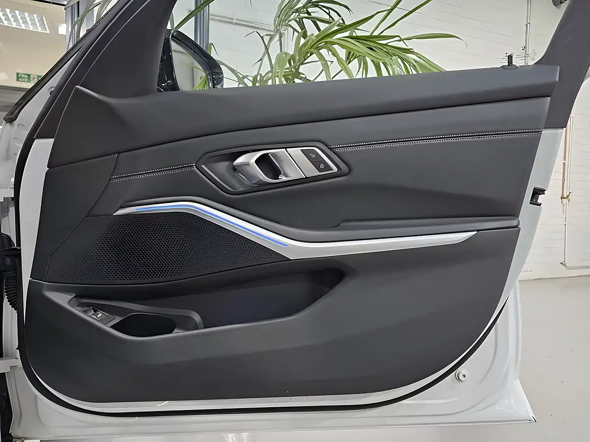 Used 2020 BMW 3 Series M Sport White - Interior and Exterior details 18