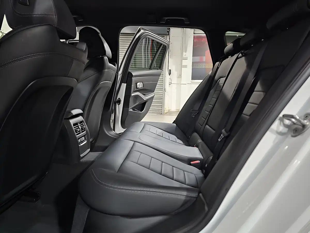Used 2020 BMW 3 Series M Sport White - Interior and Exterior details 19