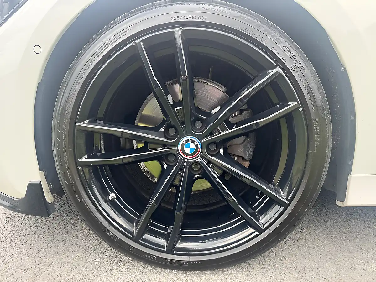 Used 2020 BMW 3 Series M Sport White - Interior and Exterior details 12