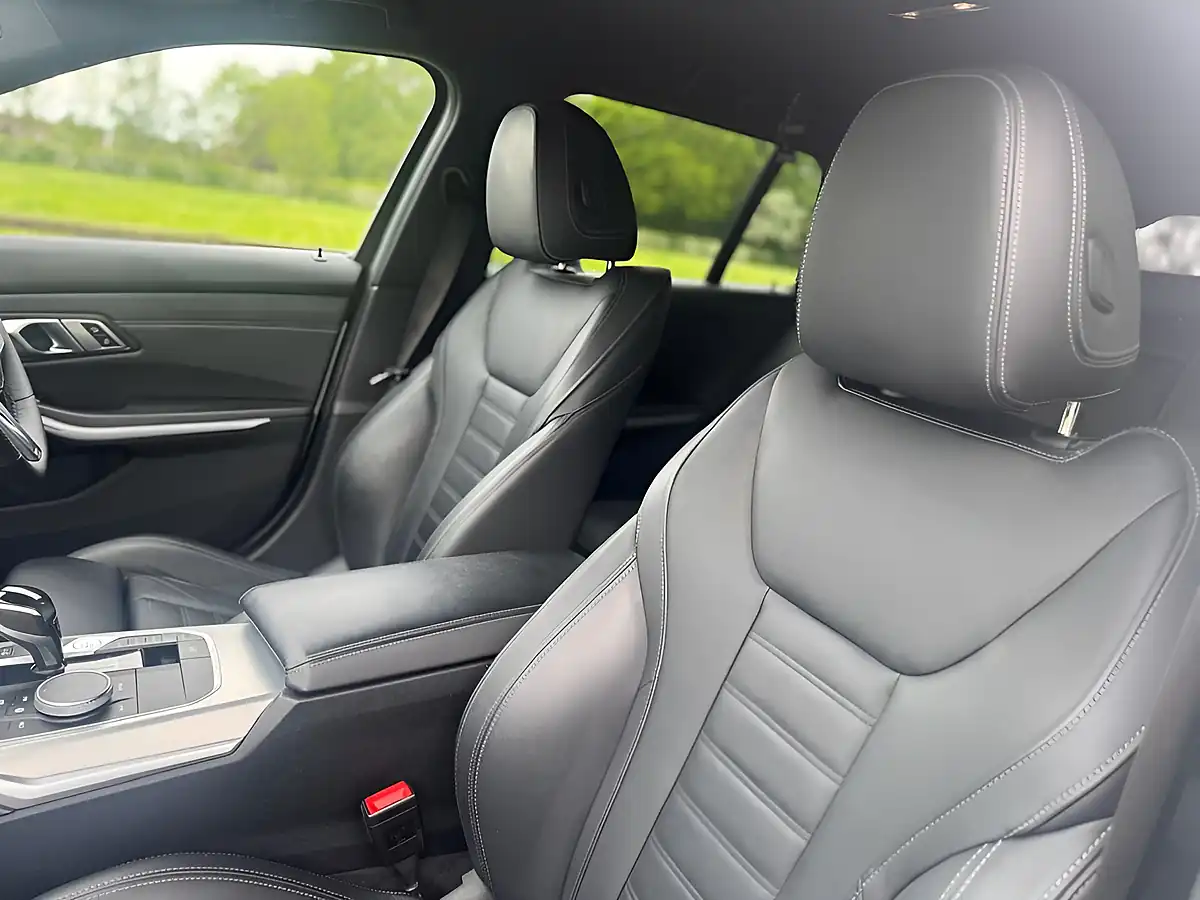 Used 2020 BMW 3 Series M Sport White - Interior and Exterior details 14