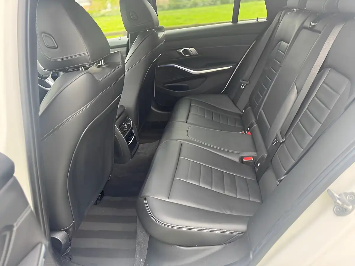 Used 2020 BMW 3 Series M Sport White - Interior and Exterior details 18