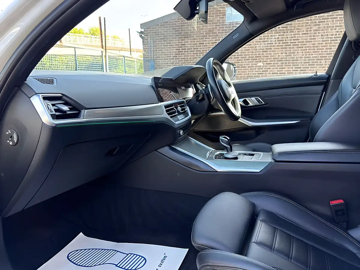 Used 2020 BMW 3 Series M Sport White - Interior and Exterior details 6