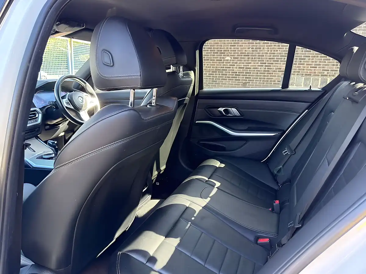 Used 2020 BMW 3 Series M Sport White - Interior and Exterior details 8