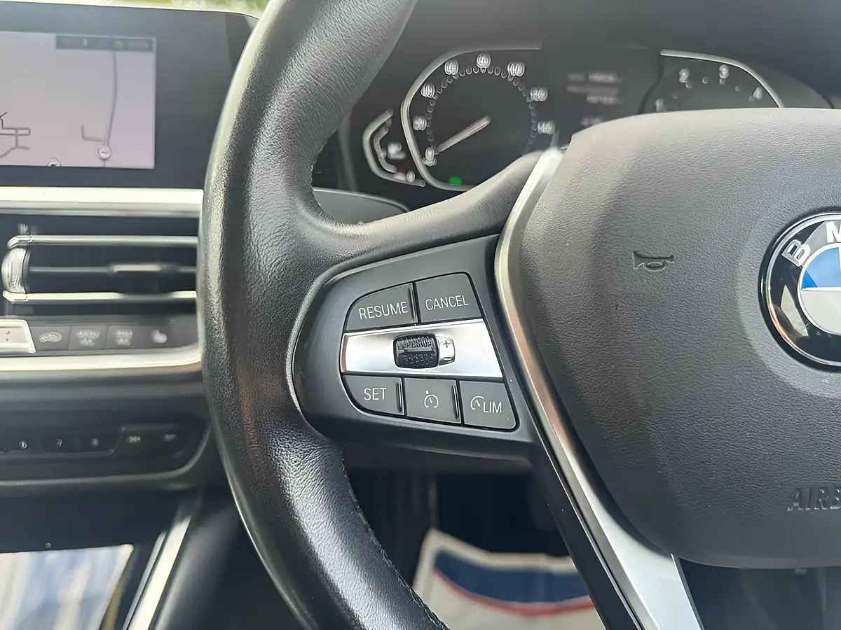 Used 2020 BMW 3 Series Se Black - Interior and Exterior details 14