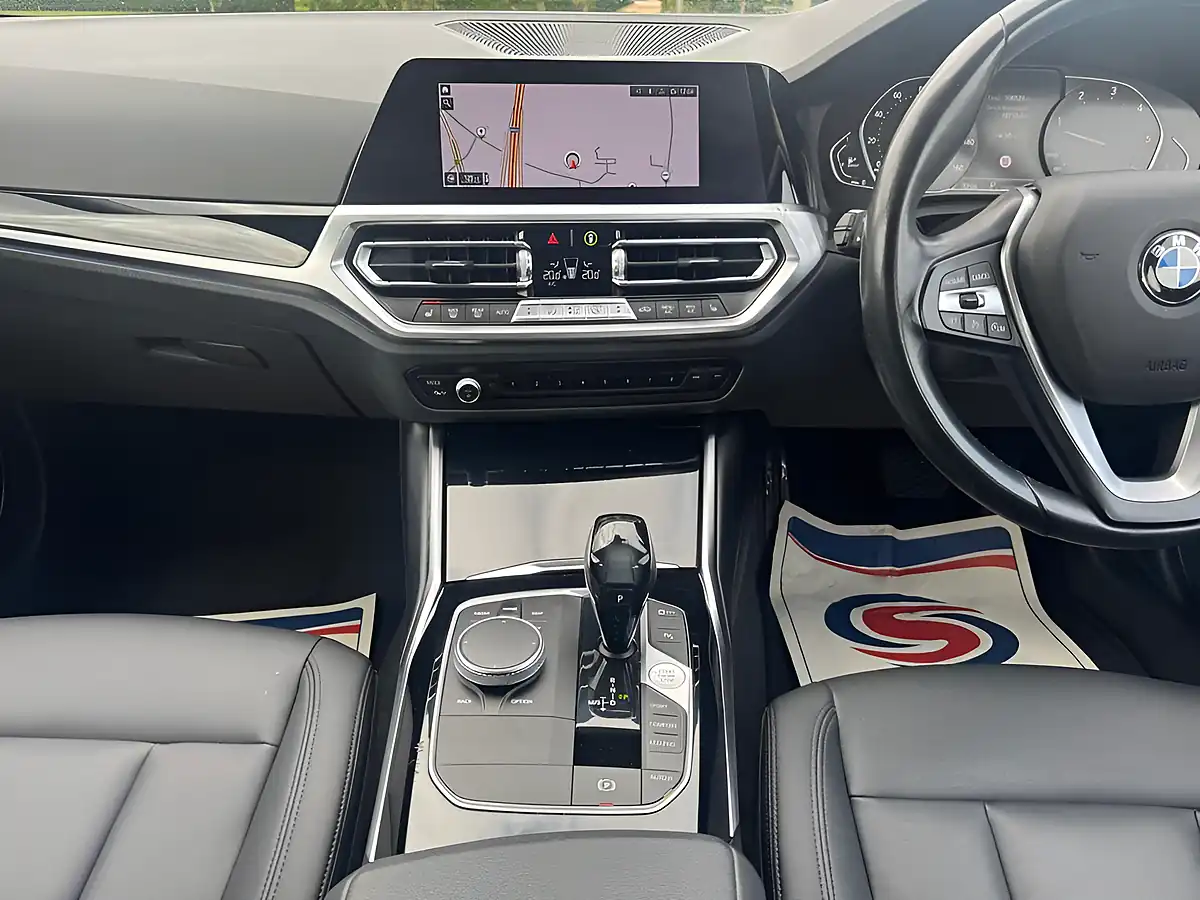 Used 2020 BMW 3 Series Se Black - Interior and Exterior details 16