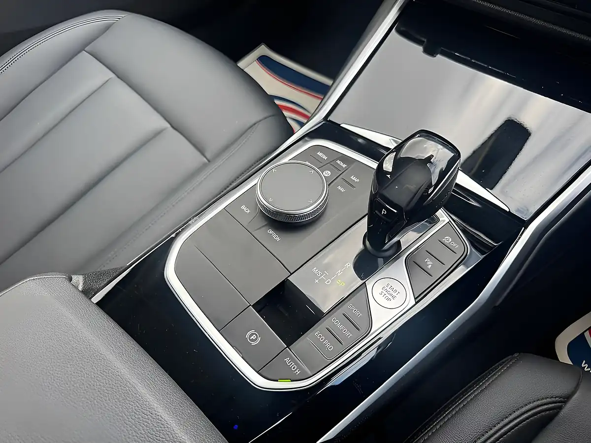Used 2020 BMW 3 Series Se Black - Interior and Exterior details 17