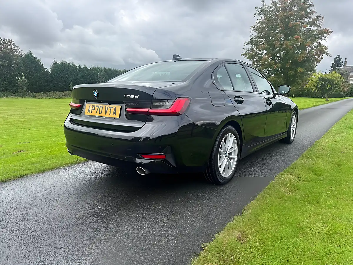 Used 2020 BMW 3 Series Se Black - Interior and Exterior details 3