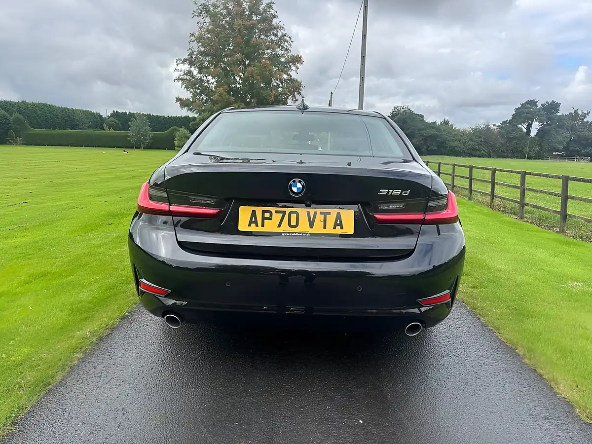 Used 2020 BMW 3 Series Se Black - Interior and Exterior details 4