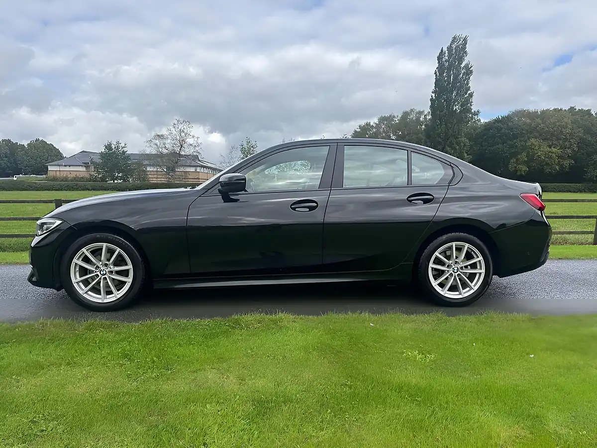 Used 2020 BMW 3 Series Se Black - Interior and Exterior details 6