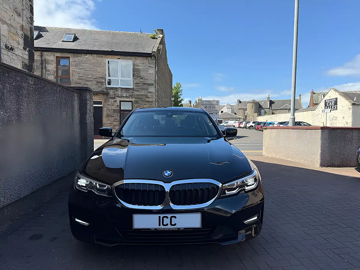 Used 2020 BMW 3 Series Se Black Sapphire Metallic - Interior and Exterior details 16