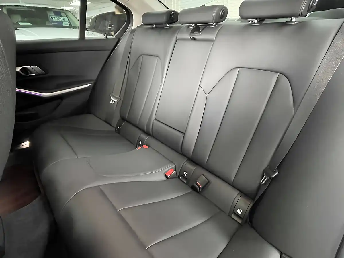 Used 2020 BMW 3 Series Se Glacier Silver - Interior and Exterior details 15