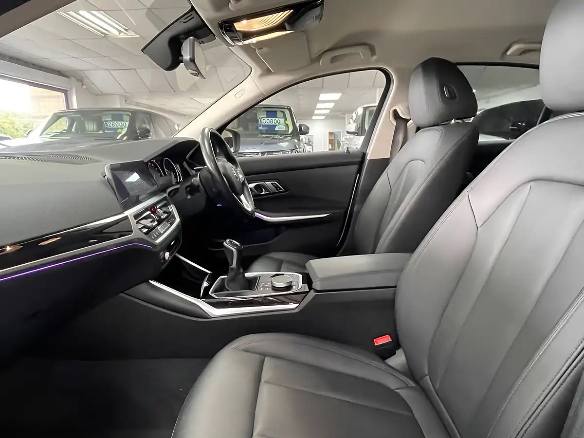 Used 2020 BMW 3 Series Se Glacier Silver - Interior and Exterior details 16