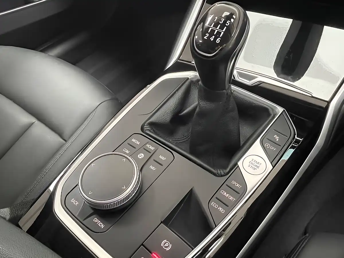 Used 2020 BMW 3 Series Se Glacier Silver - Interior and Exterior details 20